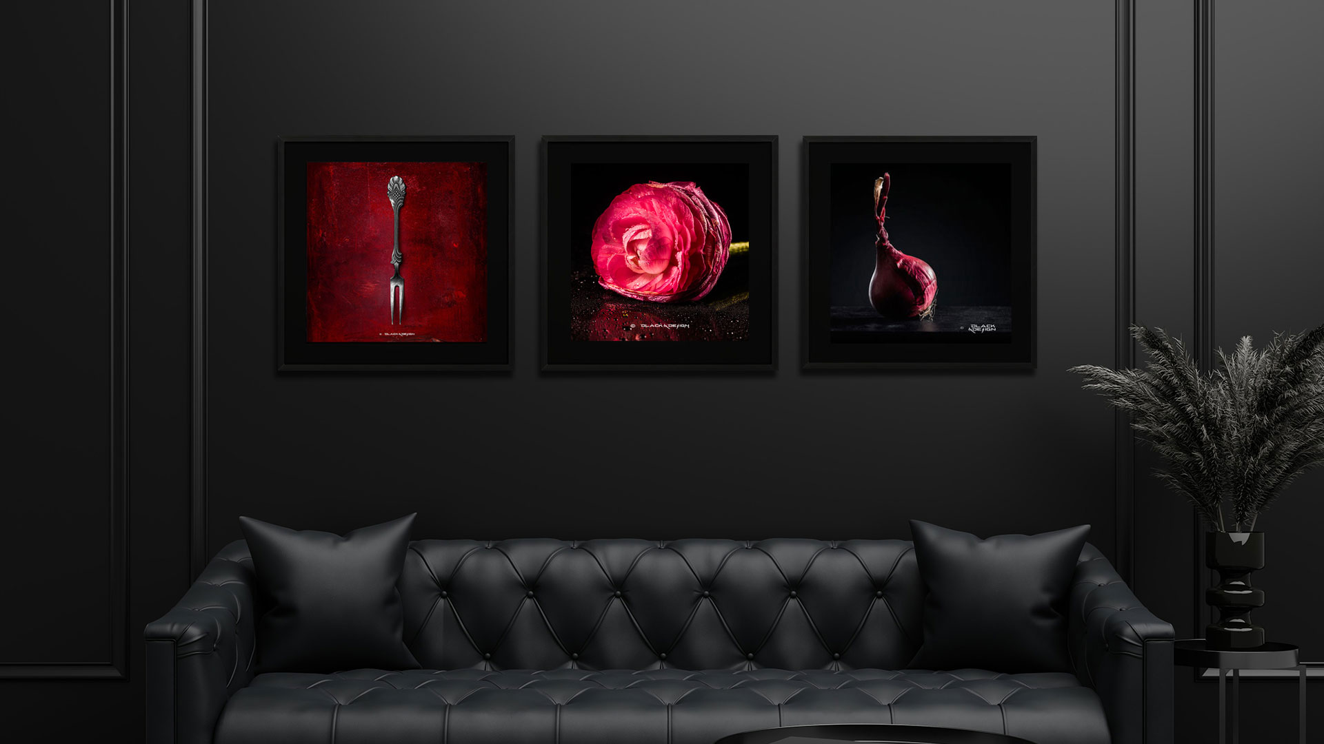 Fotovägg i mörk inredning med kvadratiska motiv från Black & Design.